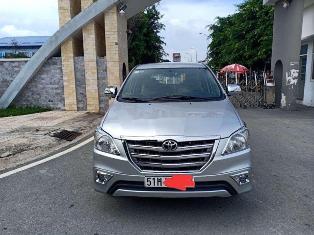 Bán Toyota Innova E năm sản xuất 2015, màu bạc số sàn, 395tr