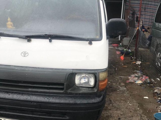 Bán xe Toyota Hiace năm 1997, màu trắng, nhập khẩu, 3 chỗ ngồi 2 cửa lùa