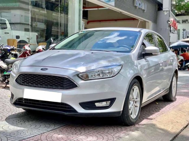 Bán xe Ford Focus năm 2017, màu bạc, 525tr