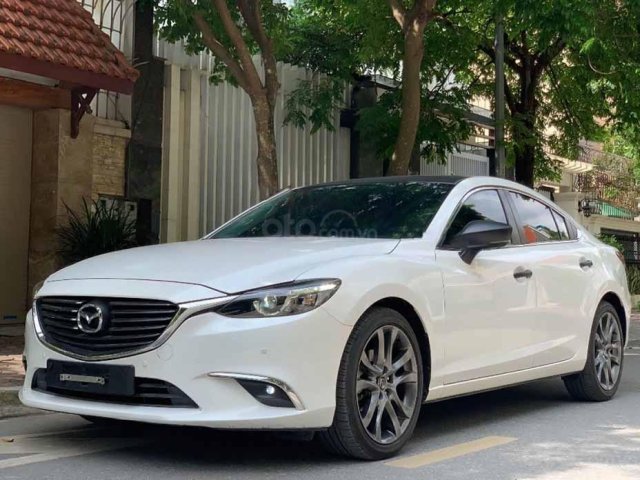 Bán Mazda 6 2.0 Preminium năm 2019, màu trắng, giá tốt