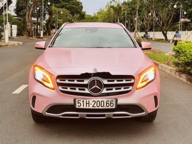 Bán Mercedes GLA200 sản xuất 2019, màu hồng, nhập khẩu0