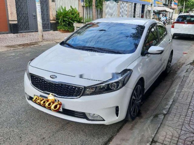 Bán xe Kia Cerato năm sản xuất 2018, số sàn