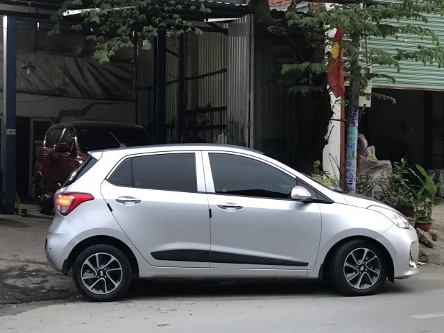 Thanh Tùng Auto bán gấp Hyundai Grand i10 năm sản xuất 2017, màu bạc