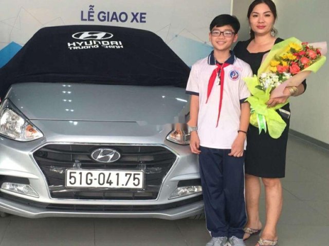 Bán Hyundai Grand i10 đời 2018, màu bạc, nhập khẩu  0