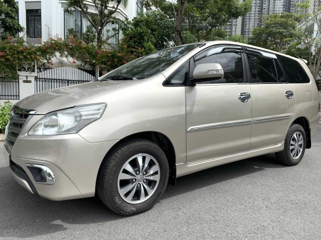 Cần bán gấp Toyota Innova 2.0E sx 2016, xe gia đình giá tốt 410 triệu đồng