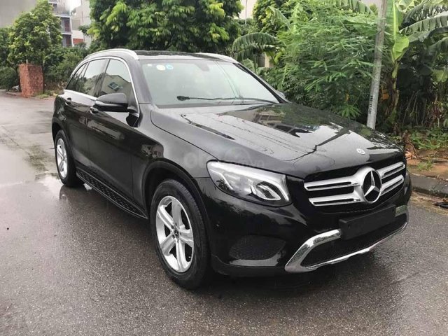 Bán ô tô Mercedes GLC200 đời 2018, màu đen như mới