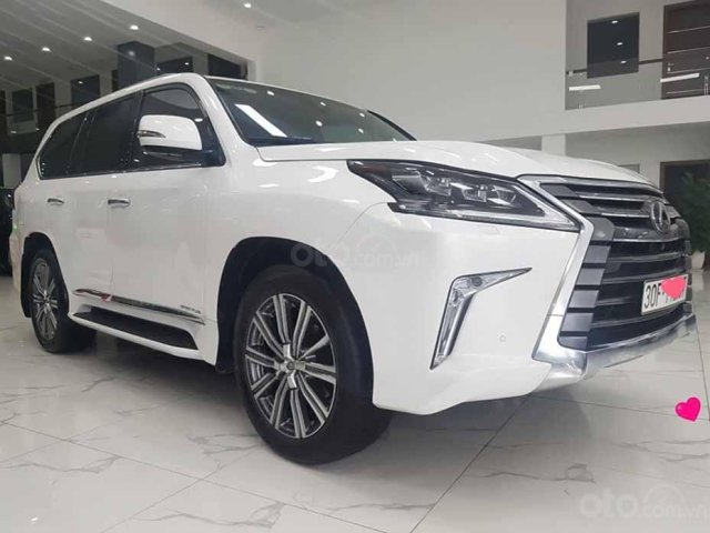 Bán xe Lexus LX 570 sản xuất 2016, màu trắng, nhập khẩu