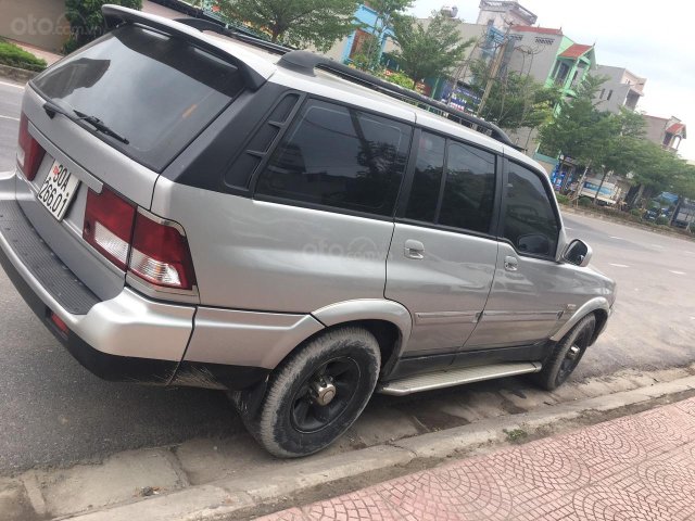 Xe Ssangyong Musso đời 2003, màu bạc, giá tốt0