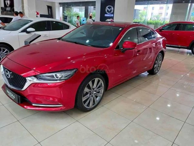 Bán Mazda 6 Premium 2.0 AT đời 2020, màu đỏ, giao xe nhanh0