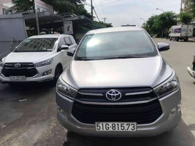 Bán Toyota Innova 2.0EMT năm sản xuất 2018, màu bạc số sàn, giá tốt0