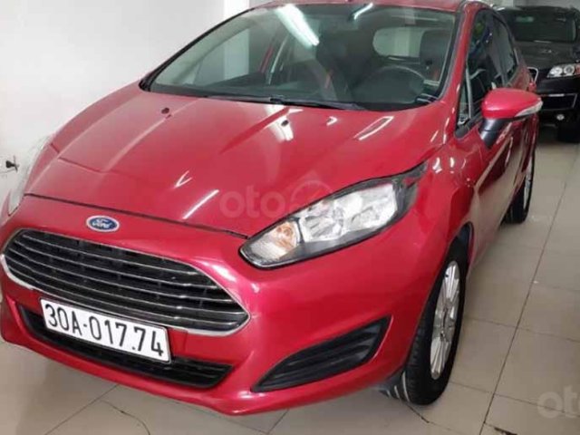 Cần bán Ford Fiesta năm sản xuất 2014, màu đỏ, 325 triệu