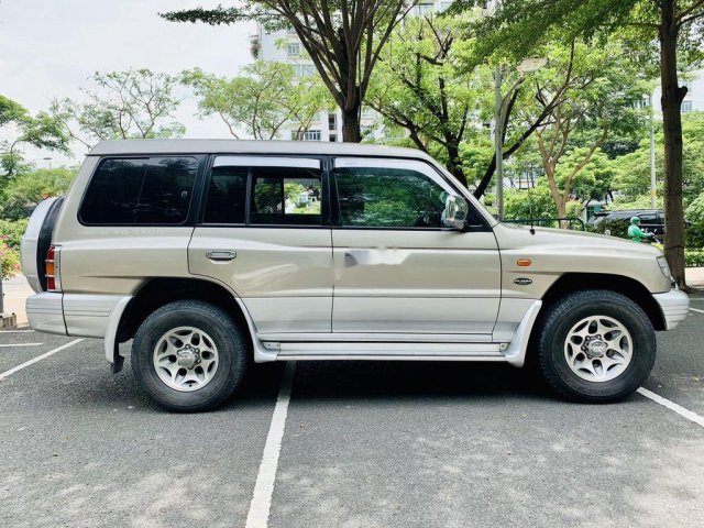 Bán Mitsubishi Pajero đời 2005, màu kem (be), nhập khẩu  