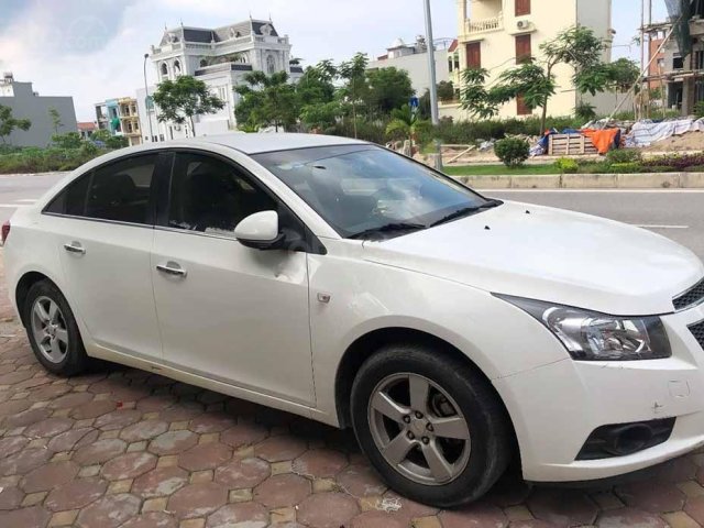 Bán Chevrolet Cruze LTZ 1.8 AT sản xuất năm 2014, màu trắng