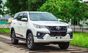 Cần bán xe Toyota Fortuner 2.7V năm sản xuất 2020, màu trắng0