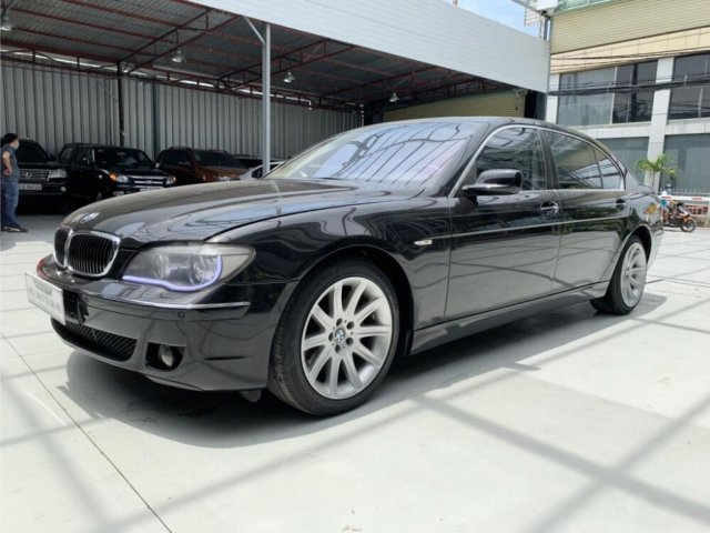 Bán gấp chiếc xe BMW 7 Series: 750Li đời 2005, màu đen, nhập khẩu