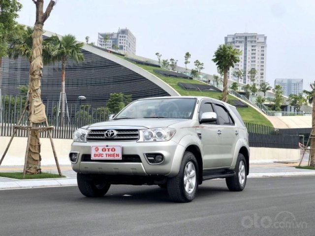 Toyota Fortuner 2.7V 20110