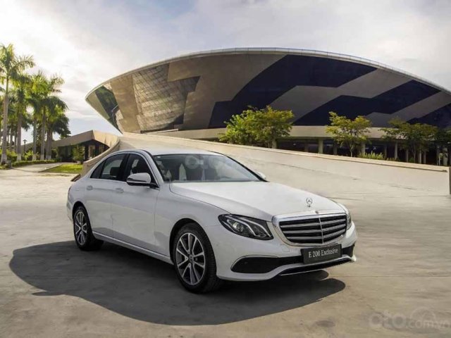 Bán xe Mercedes E200 Exclusive năm 2020, màu trắng