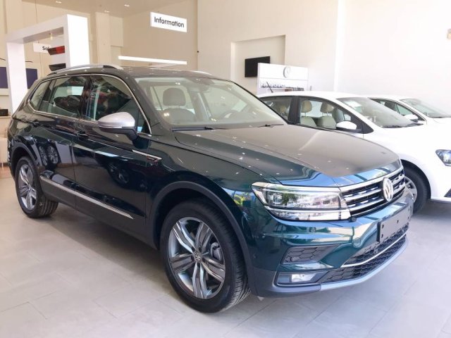 Bán Volkswagen Tiguan Luxury năm sản xuất 2020, màu xanh lam0