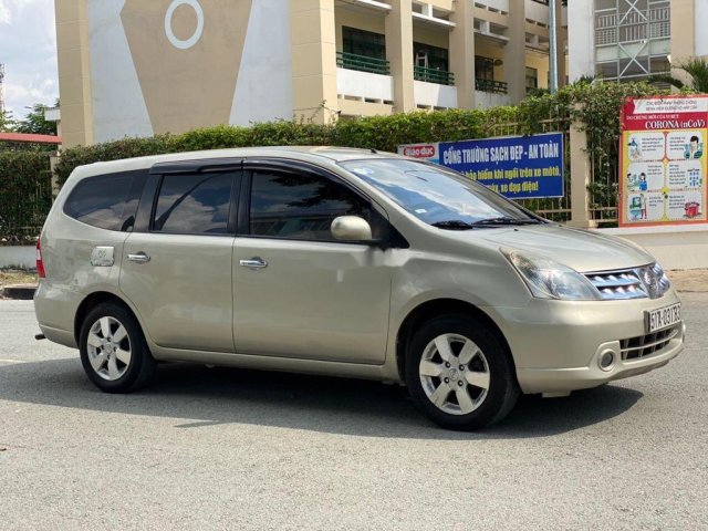 Bán Nissan Livina 1.8 MT đời 2011, màu vàng cát0