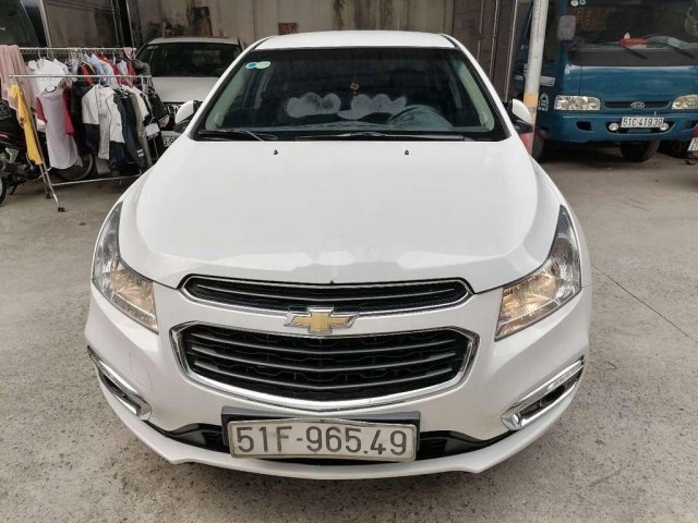 Bán ô tô Chevrolet Cruze LT năm sản xuất 2016, màu trắng, 330 triệu