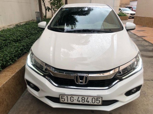 Gia đình bán Honda City TOP đời 2017, màu trắng, bản full0