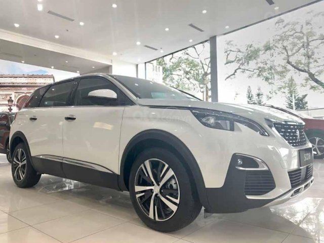 Bán Peugeot 5008 đời 2020, màu trắng0