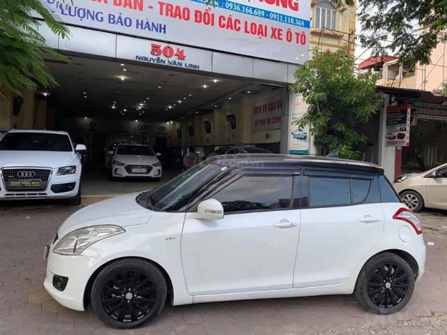 Bán Suzuki Swift Special năm sản xuất 2016, hai màu  