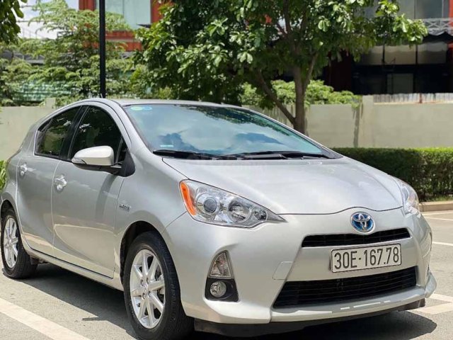 Bán Toyota Prius năm 2014, màu bạc, xe nhập, 719tr