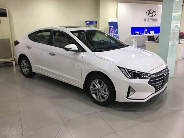 Bán Hyundai Elantra 1.6 AT đời 2020, màu trắng0