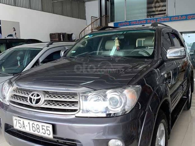 Bán Toyota Fortuner năm sản xuất 2009, màu xám xe gia đình