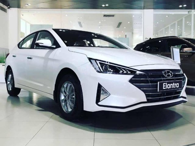 Cần bán Hyundai Elantra 1.6 MT sản xuất 2020, màu trắng giá cạnh tranh