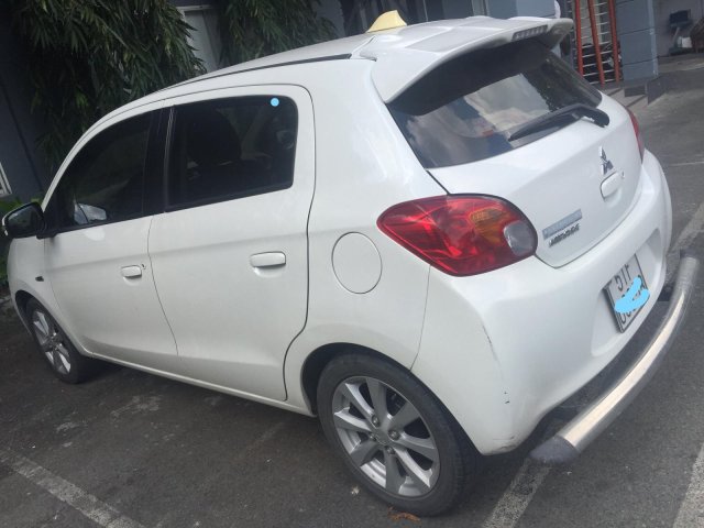 Cần bán gấp Mitsubishi Mirage năm 2016, màu trắng 