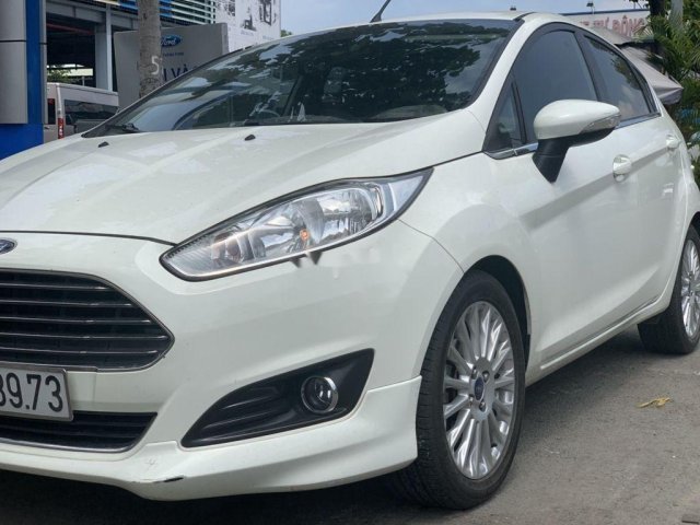 Bán Ford Fiesta 1.0 Ecoboost sản xuất năm 2015, màu trắng, 415tr