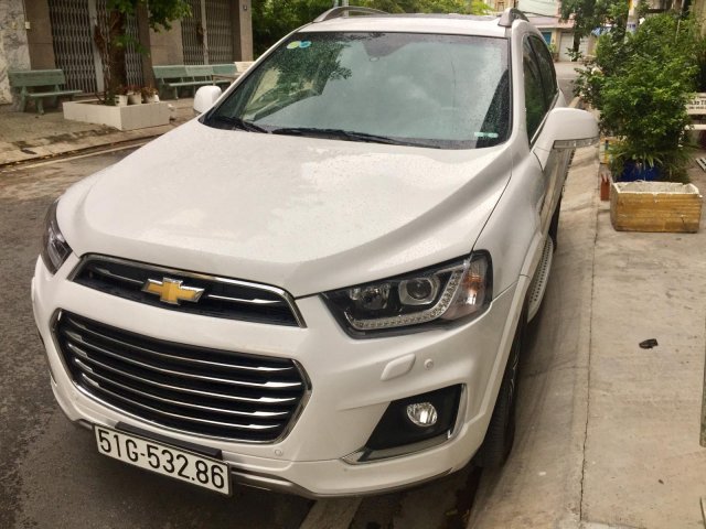 Cần bán xe Chevrolet Captiva LTZ đời 2017, màu trắng 