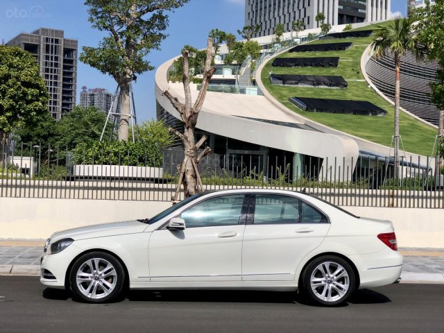 Cần bán lại xe Mercedes C200 năm sản xuất 2011, giá 533 triệu