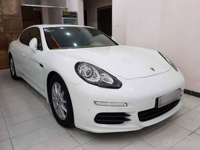 Bán xe Porsche Panamera sản xuất năm 2014, màu trắng, nhập khẩu nguyên chiếc