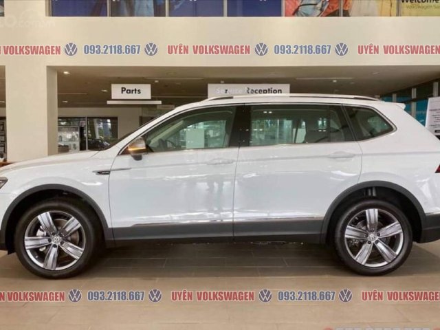 LH ngay để nhận ưu đãi 120tr xe Tiguan Luxury + 1 năm bảo hiểm thân xe, dán phim phủ Nano xe, giao xe ngay tận nhà0