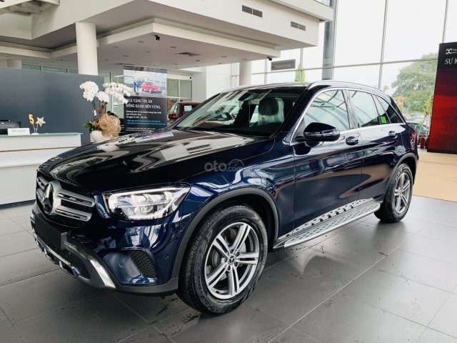 Bán Mercedes-Benz GLC 200 2020 giảm ngay 50% thuế trước bạ + khuyến mãi cực kì hấp dẫn, giảm giá tiền mặt trực tiếp