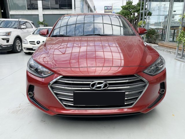 Bán xe Hyundai Elantra MT 1.6 SX 2018 cực đẹp