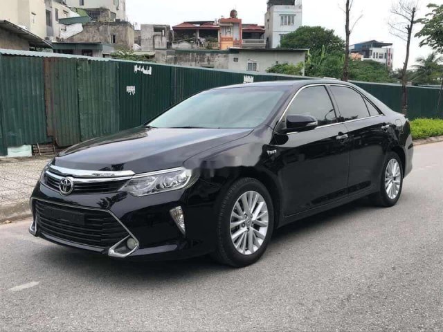 Cần bán Toyota Camry sản xuất 2018, xe của cán bộ cao cấp