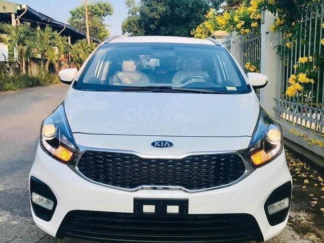 Đưa trước 150 triệu, rước luôn em Kia Rondo 20200