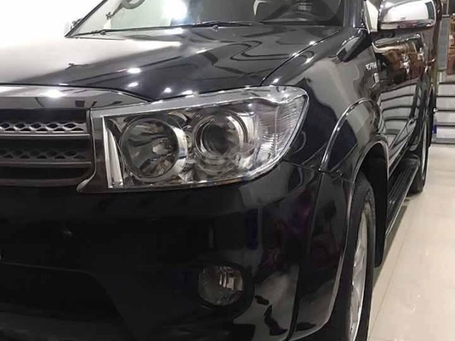 Cần bán lại xe Toyota Fortuner 2.7V 4x4 AT đời 2009, màu đen 