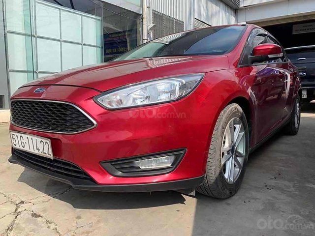 Cần bán gấp Ford Focus Trend đời 2017, màu đỏ còn mới 