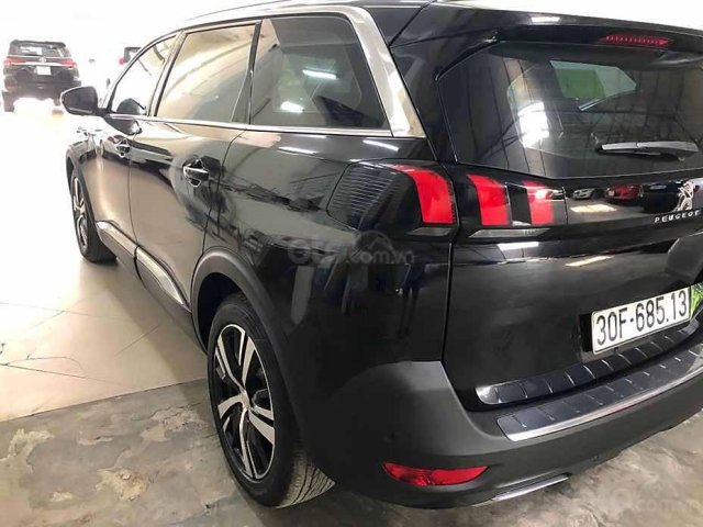 Bán Peugeot 5008 đời 2019, màu đen còn mới