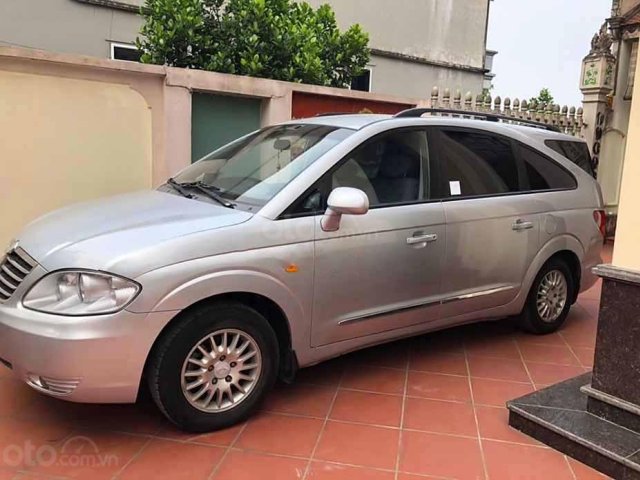 Bán ô tô Ssangyong Stavic đời 2008, màu bạc còn mới0