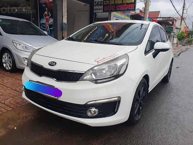 Cần bán lại xe Kia Rio năm sản xuất 2016, màu trắng, nhập khẩu đẹp như mới, giá 400tr