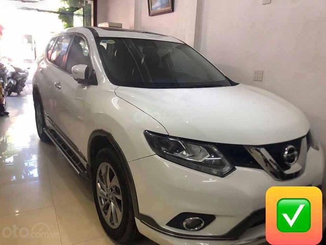 Cần bán xe Nissan X trail SL sản xuất 2017, màu trắng, nhập khẩu, giá tốt0