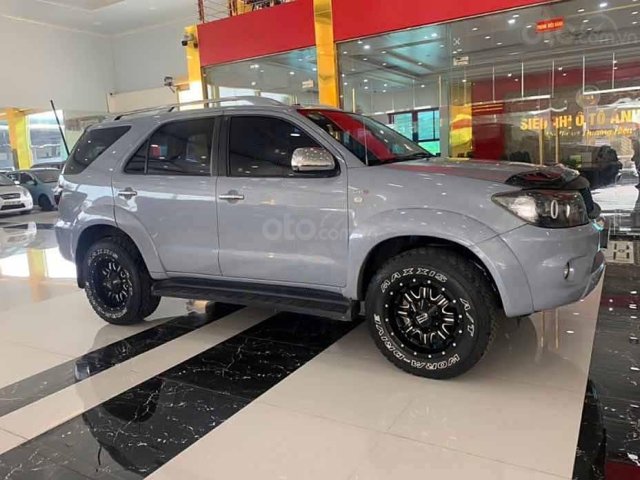 Bán Toyota Fortuner 2.5 MT sản xuất năm 2009, màu bạc0