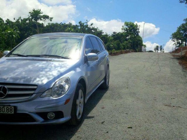 Bán xe Mercedes đời 2008, màu bạc, nhập khẩu còn mới 