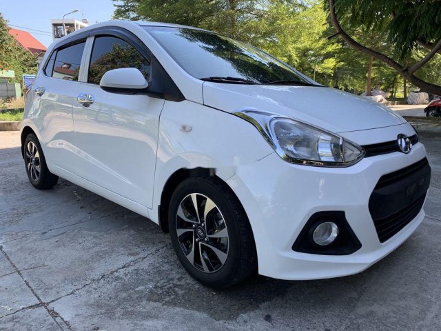 Cần bán lại xe Hyundai Grand i10 sản xuất 2015, màu trắng, nhập khẩu  